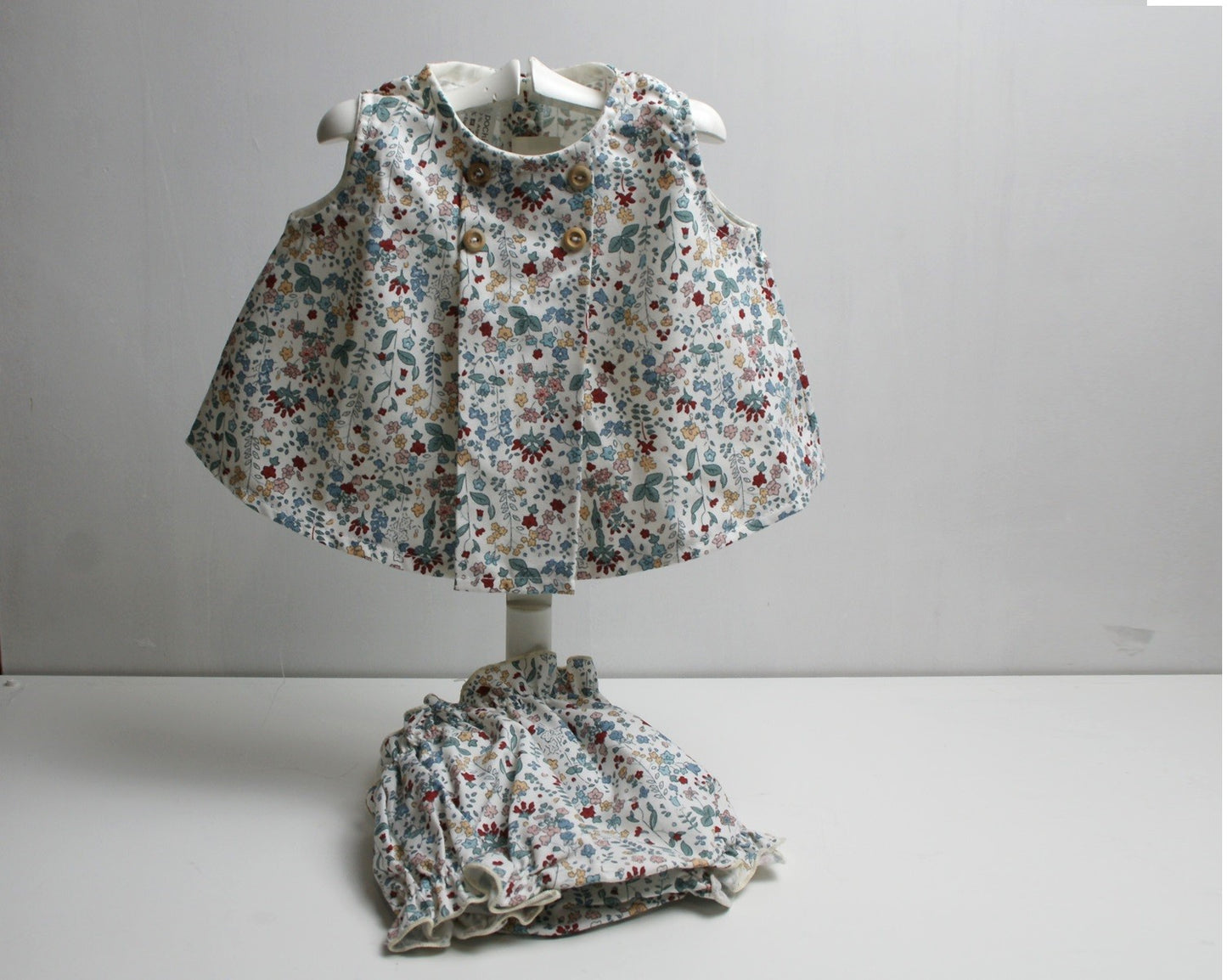 Vestido con pololo flores colores