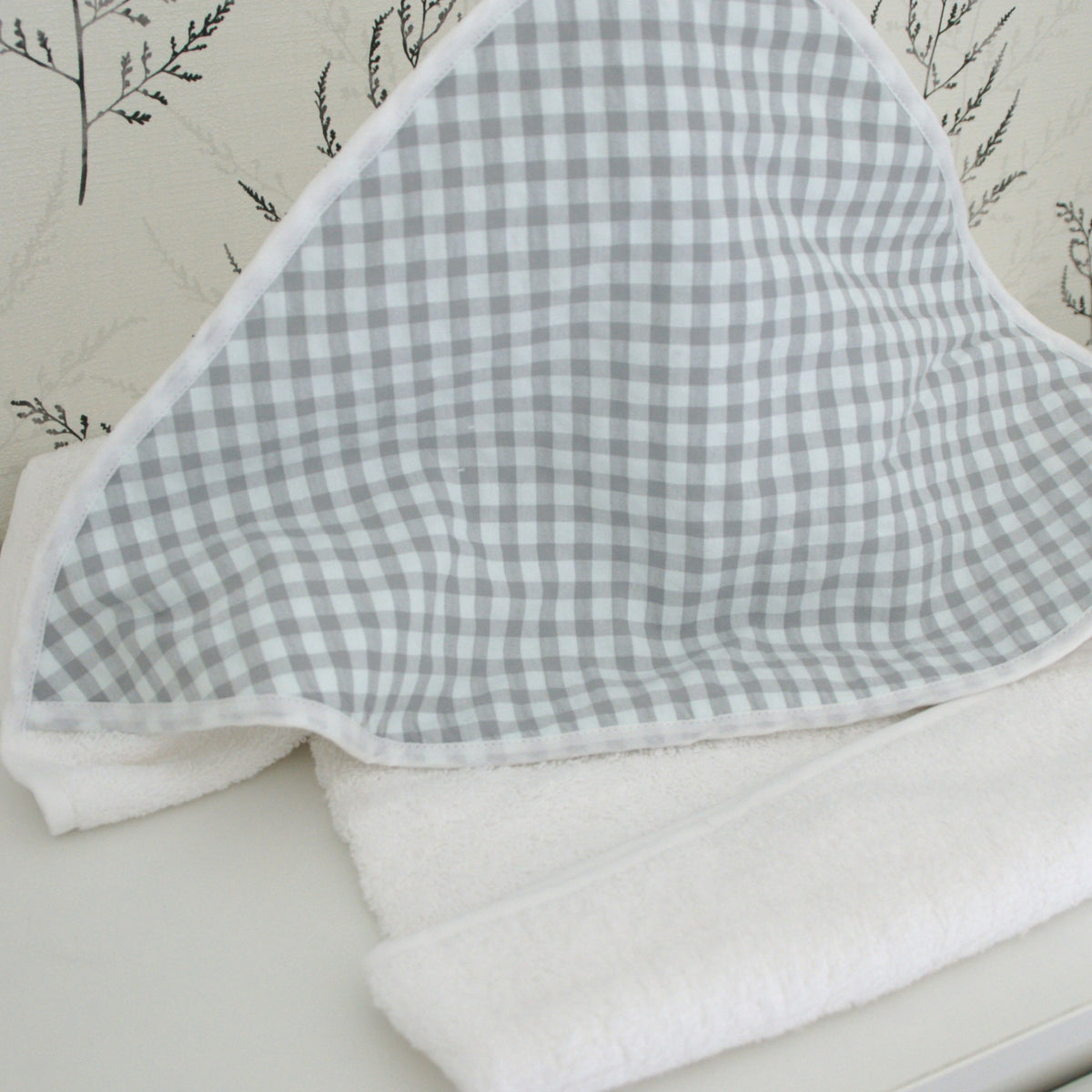 Toalla capucha vichy gris