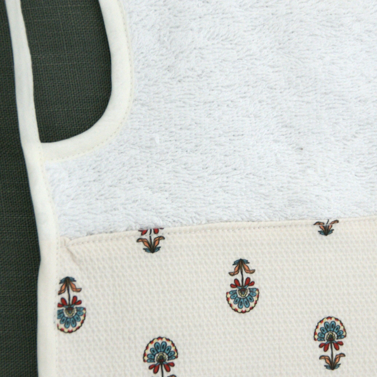 Babero camiseta para bebé blanco con estampado
