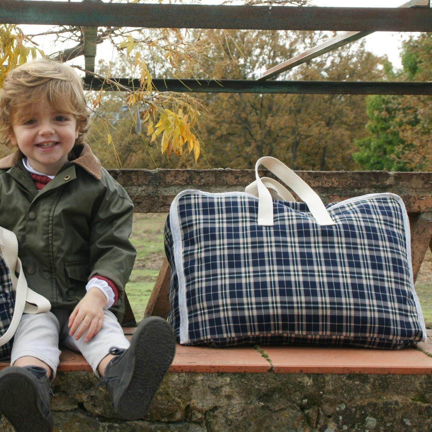 Maleta para niño o para hombre Escocés, bolsa de viaje con diseño escocés.