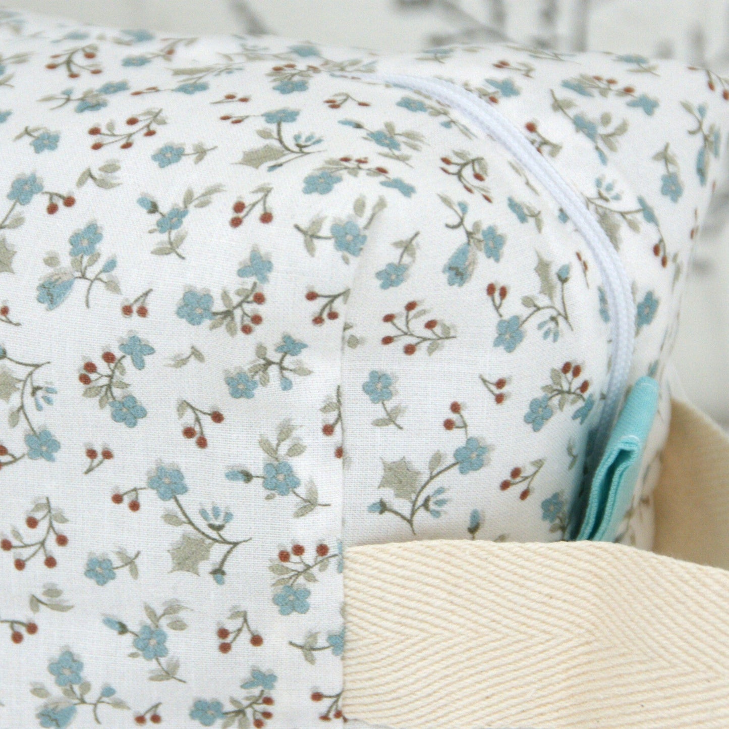 Neceser grande de viaje con gran capacidad, estampado azul florecitas