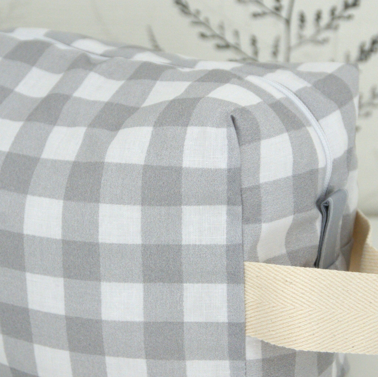 Neceser grande de viaje con gran capacidad, estampado vichy gris