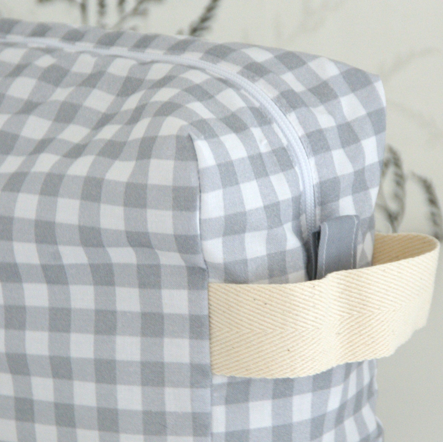 Neceser grande para niño o adulto con estampado vichy gris